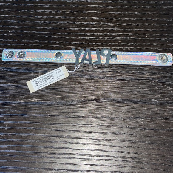 NWT BCBGeneration Iridescent affirmation bracelet PLAY - Picture 3 of 12